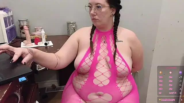 ThickandDesirable live sex cam