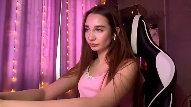 HollyPaw's cam snapshot