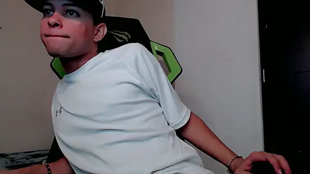 Luky_twink live sex cam