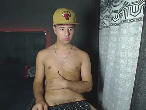 MAXIMILAINO-XXX's cam snapshot