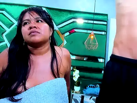 BellaAndNethan's cam snapshot