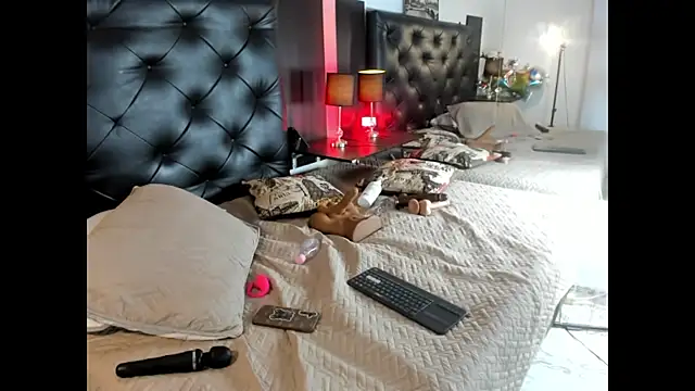 Kymy_marquez's cam snapshot