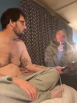 Thickerthenasnickerandkk's cam snapshot