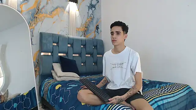 HEART_OF_MILAMBER's cam snapshot