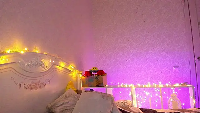 LillyMoure_'s cam snapshot