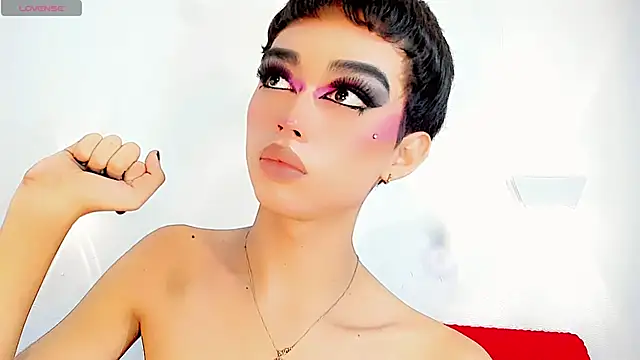 Miss-Saraii live sex cam