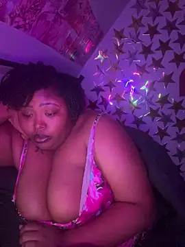 Chocolatebunnyxx96's cam snapshot