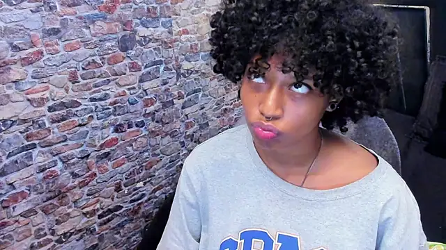 WILD_FIREE_'s cam snapshot