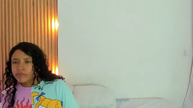 Laura_Miller1's cam snapshot