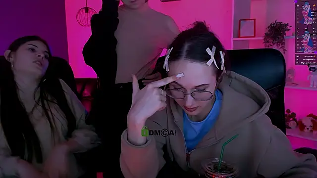 gloria_bubble's cam snapshot