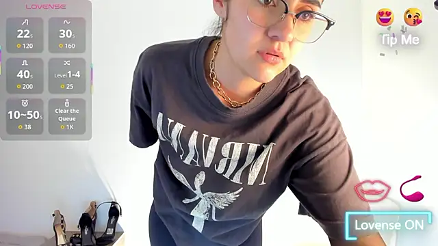 Carla_Bonnet's cam snapshot