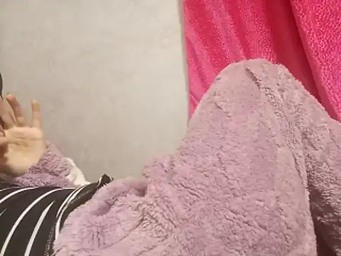 Sellena2's cam snapshot