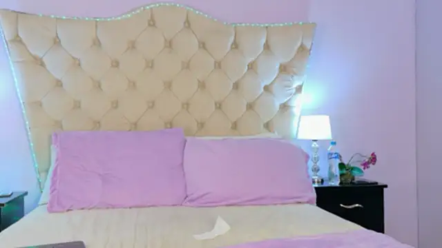 CarolineNasty's cam snapshot