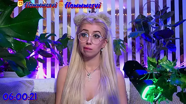 FlowweerGirl's cam snapshot