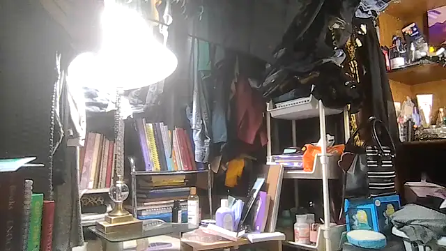 ShysluutGia live sex cam