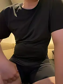 yuuuuusuke00 live sex cam