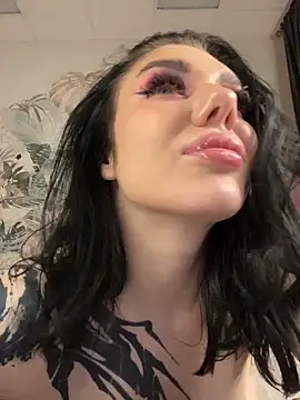 MaeveMoon live sex cam