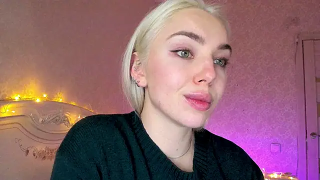 LillyMoure_ live sex cam