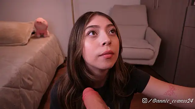 annie24_evans's cam snapshot