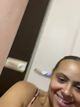 Chloe_Leaozinho's cam snapshot