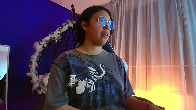 Emmapark_'s cam snapshot