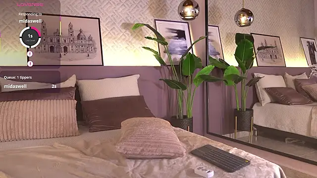 ElleDiane live sex cam