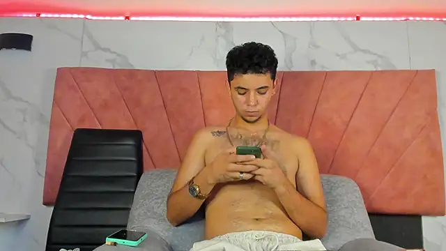 HellAndDante_'s cam snapshot