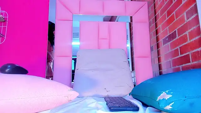 Baby_doll_XOXO live sex cam