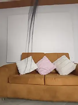 In-Ur-dreams live sex cam