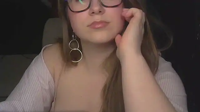 SeasonalSomeone live sex cam