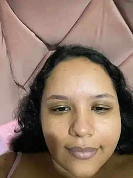 Bigostosa live sex cam