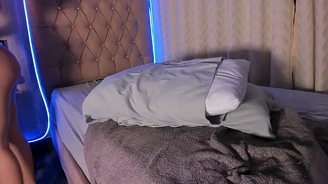 Maddyluxe's cam snapshot