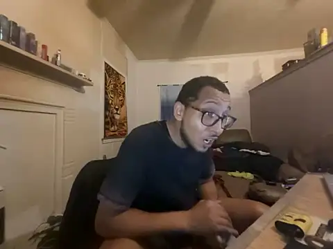 ThrowedWorldWide's cam snapshot