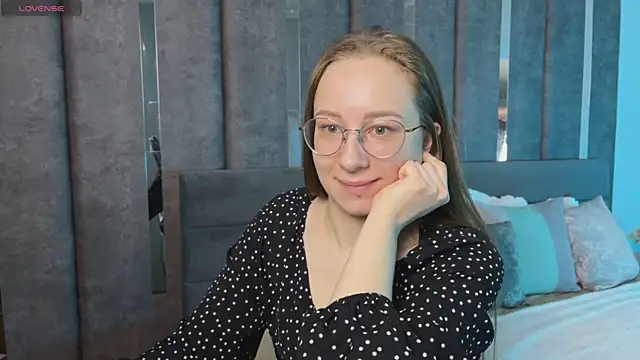 LillAlice's cam snapshot