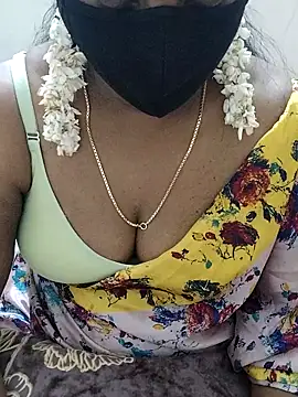 MrsNayoni77's cam snapshot