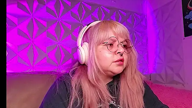 Satyn_doll's cam snapshot