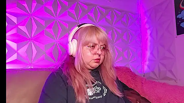 Satyn_doll live sex cam