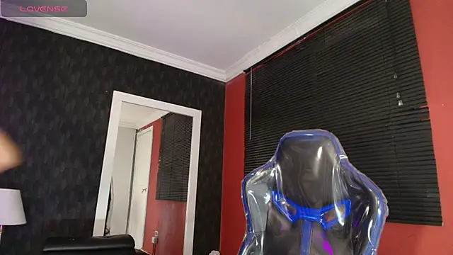 NathalyLeen live sex cam