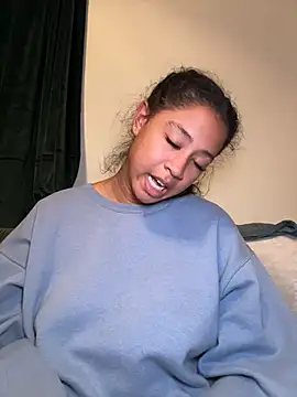 AshleyLoveee's cam snapshot