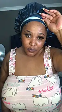 SultryBusty's cam snapshot