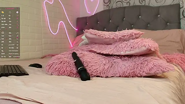 Miah_hilton2's cam snapshot