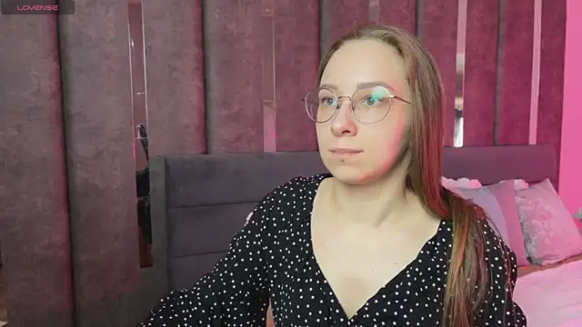 LillAlice live sex cam