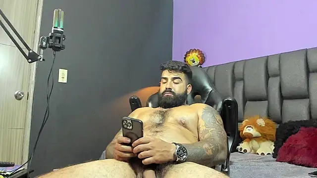 Lyon_vach live sex cam