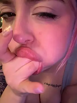 KellyMoors live sex cam