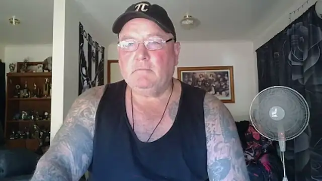 KINKYBLUEYES69's cam snapshot