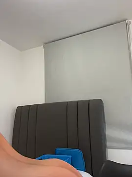 Cat2525 live sex cam