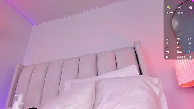 your_alina18's cam snapshot