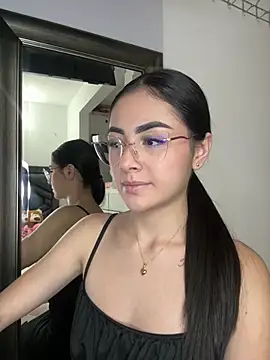 IslaCole's cam snapshot