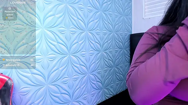 Lya_dubois_'s cam snapshot