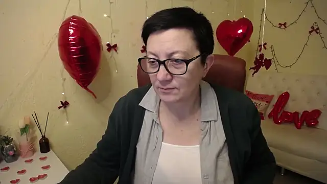 EmilyL0ve's cam snapshot